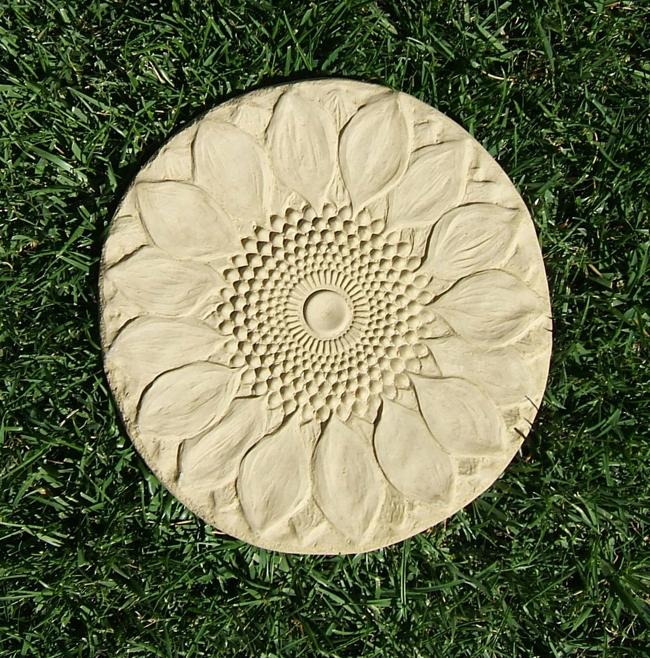 Sunflower Stepping Stone (Set Of 3) 1 Sunflower Stepping Stone (Set Of 3)