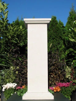 Arthur Pedestal