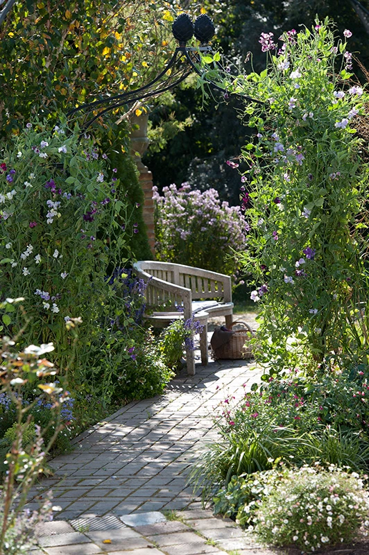 Kiftsgate Garden Arch 4 Kiftsgate Garden Arch - Image 4