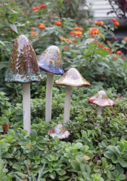 MARSHALL Ceramic Mushroom Stakes - Set Of 5 10 MARSHALL Ceramic Mushroom Stakes - Set Of 5 -Outdoor Decor Art MR04 A 1600 99533.1677358994
