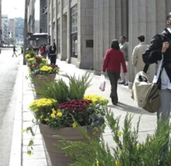 Rolled Rim Planter -Outdoor Decor Art Rolled Rim in situ 84860.1678887564